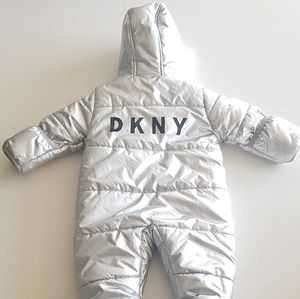 DKNY baby winter Bundt size 6/9 months